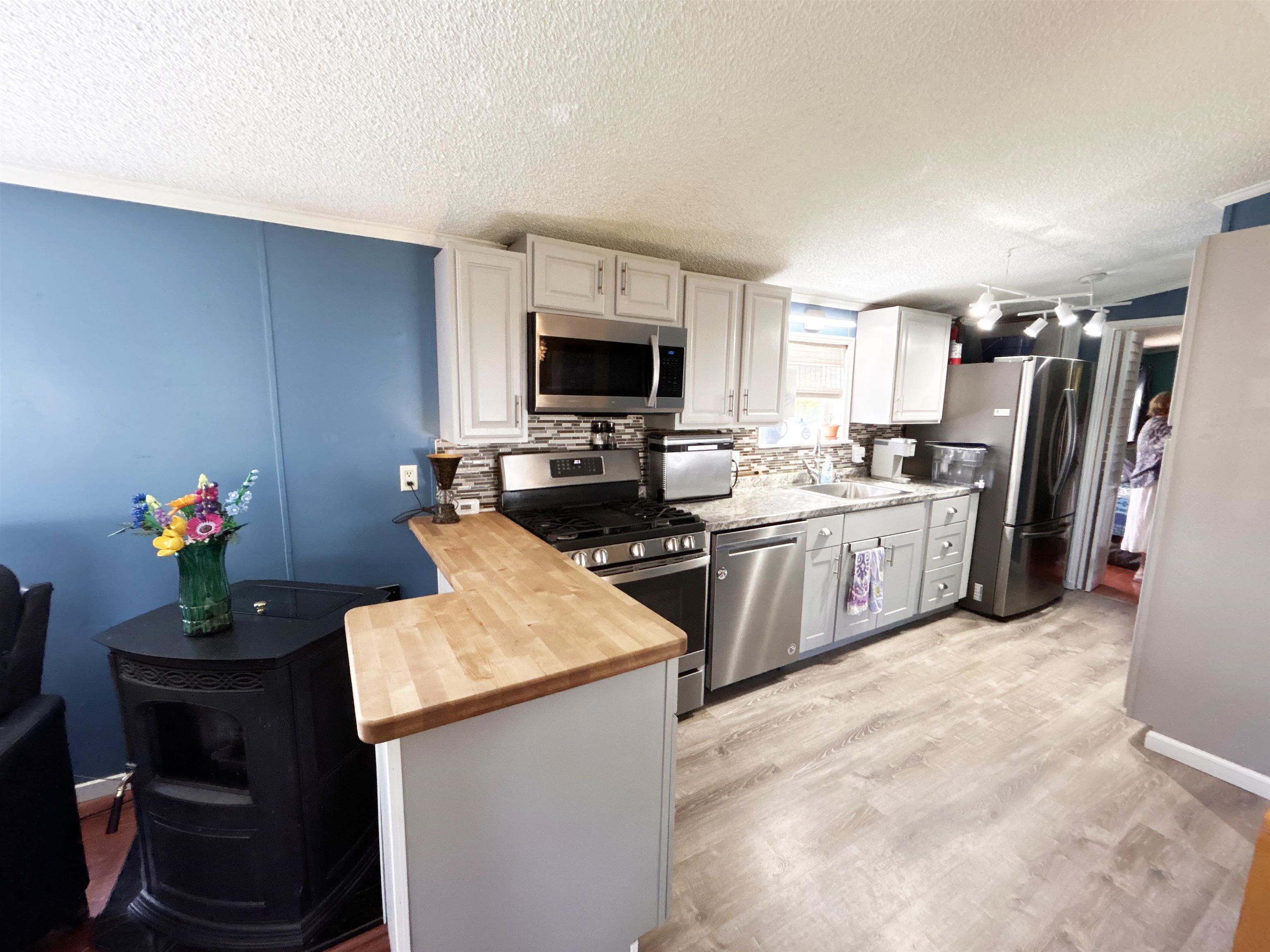 50 Hilton Avenue Exeter, NH 03833 - Photo 7 of 50