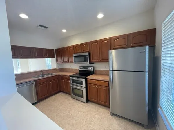 $2,300 | 5219 Palmbrooke Circle, West Palm Beach, FL 33417