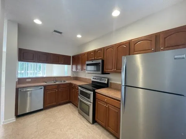 $2,300 | 5219 Palmbrooke Circle, West Palm Beach, FL 33417