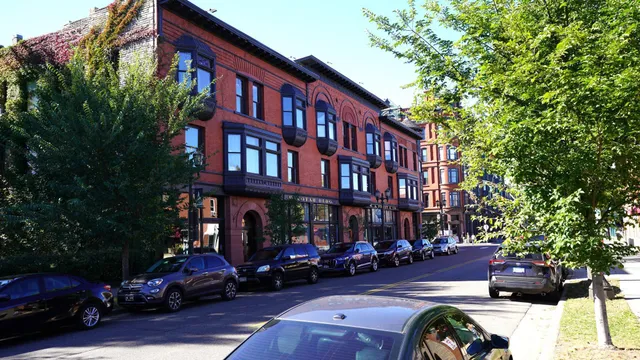 $320,000 | 301 Selby Avenue, St. Paul, MN 55102