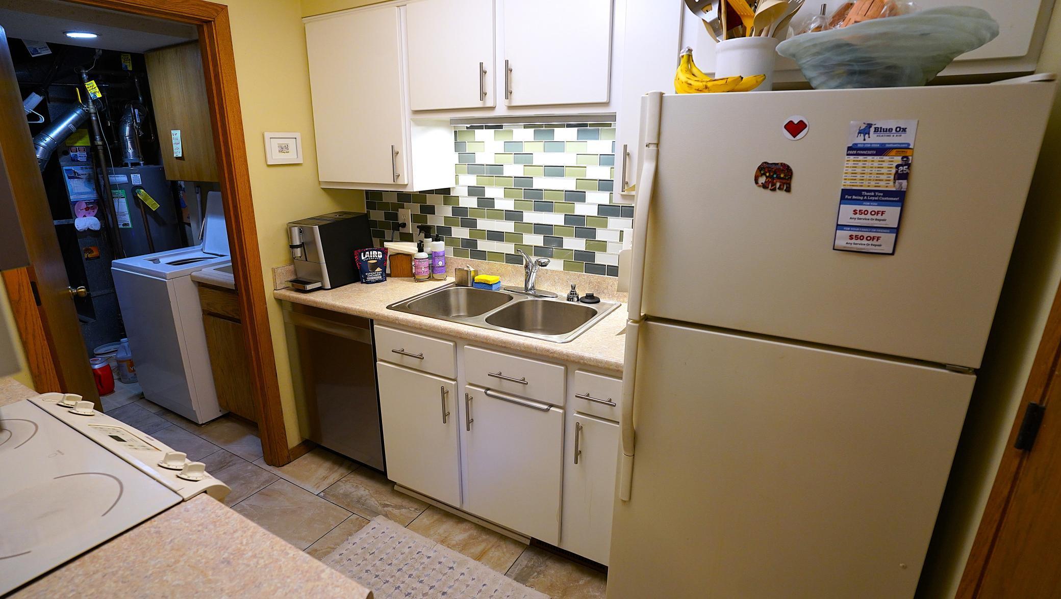 301 Selby Avenue St. Paul, MN 55102 - Photo 10 of 27