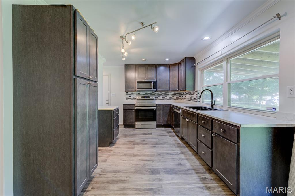 343 Turfwood Drive Ballwin, MO 63021 - Photo 15 of 67