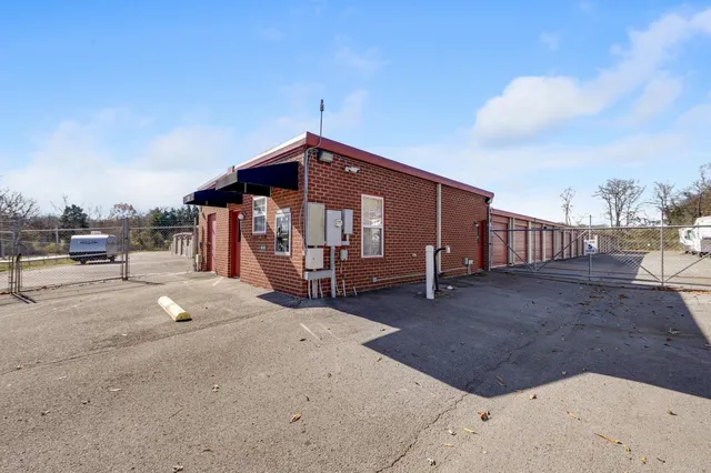 a view of a house with a entertaining space