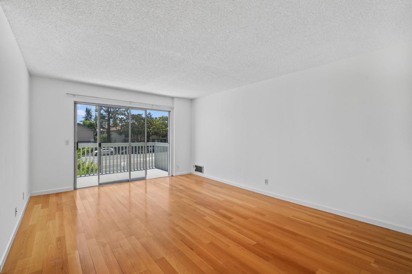 1083 Reed Avenue, Unit D Sunnyvale, CA 94086 - Photo 7 of 26