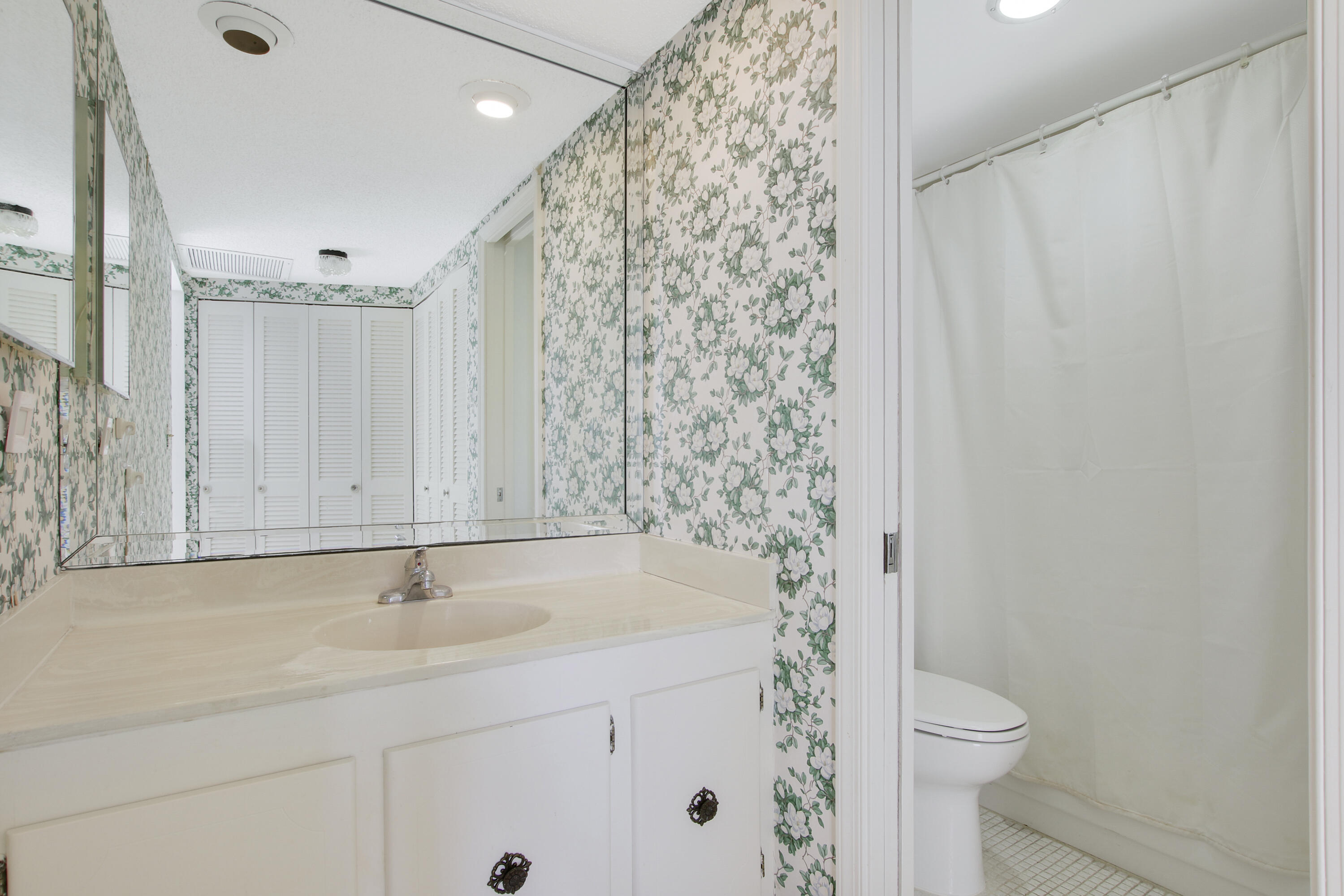 2800 North Ocean Drive, Unit B9A Riviera Beach, FL 33404 - Photo 27 of 41 House2-19