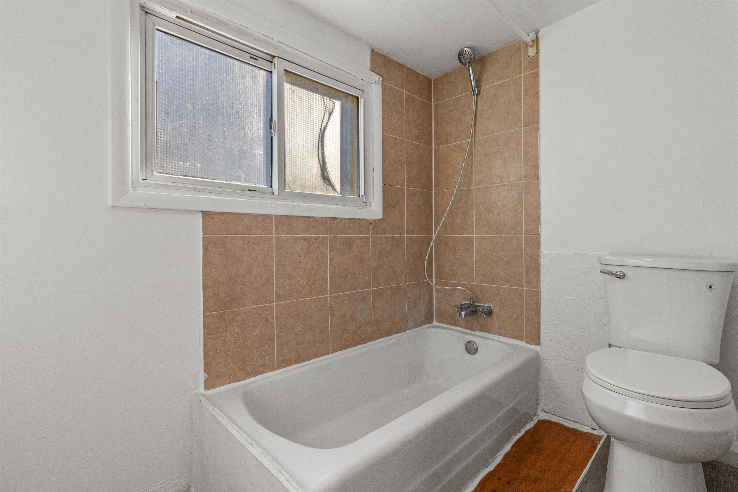 823 Yout Street Racine, WI 53402 - Photo 11 of 41 upper unit