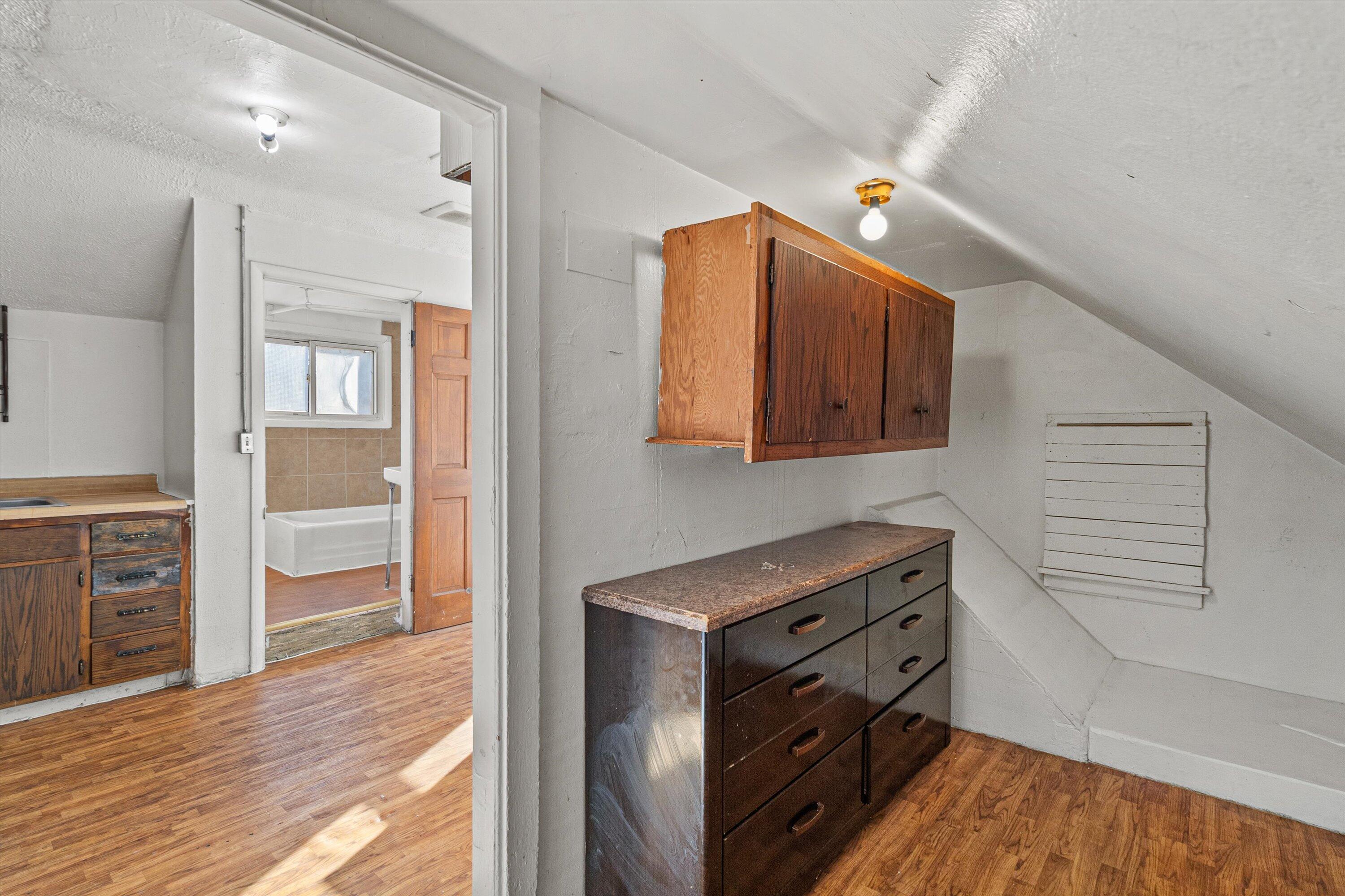 823 Yout Street Racine, WI 53402 - Photo 12 of 41 upper unit