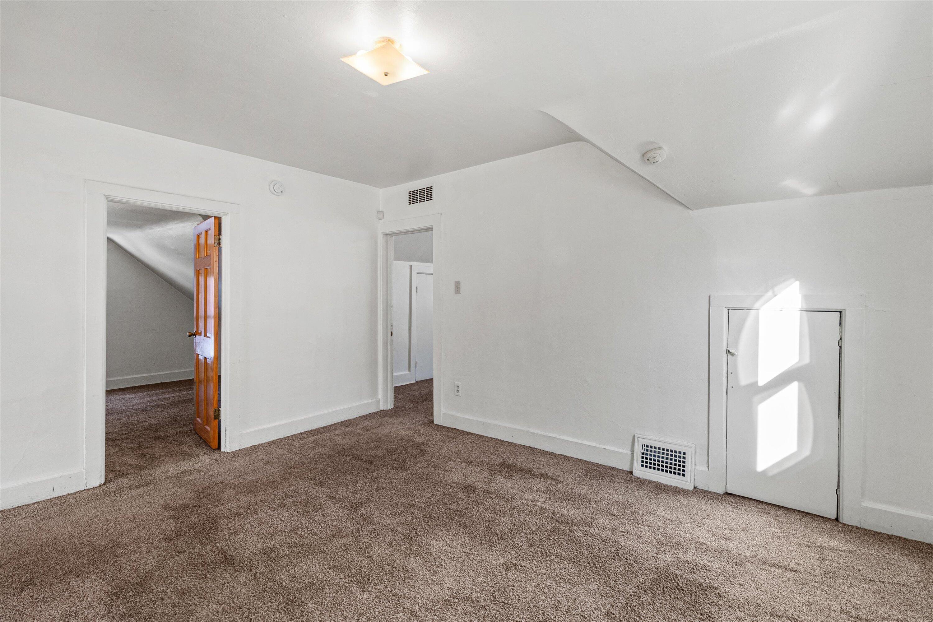 823 Yout Street Racine, WI 53402 - Photo 16 of 41 upper unit