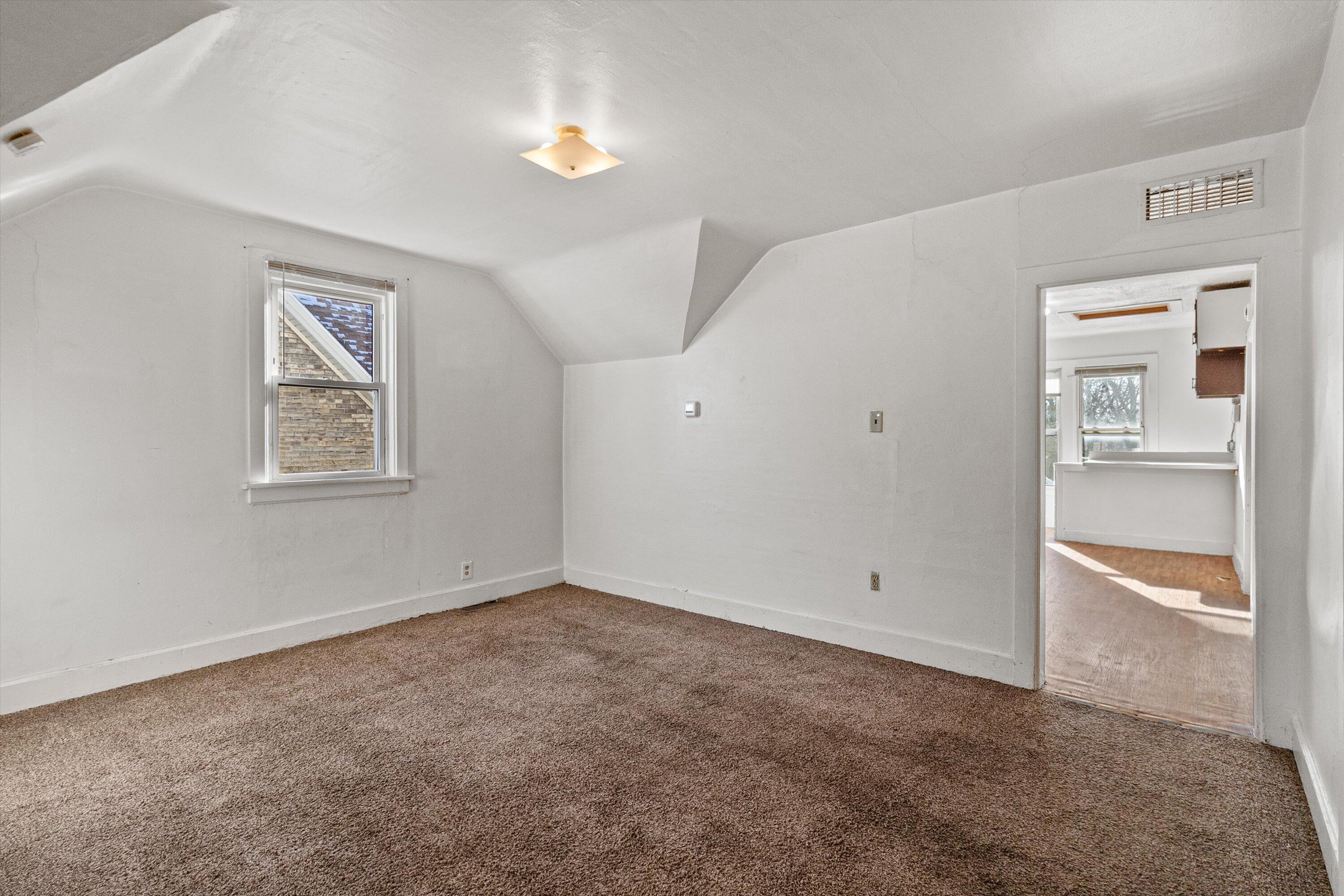 823 Yout Street Racine, WI 53402 - Photo 17 of 41 upper unit