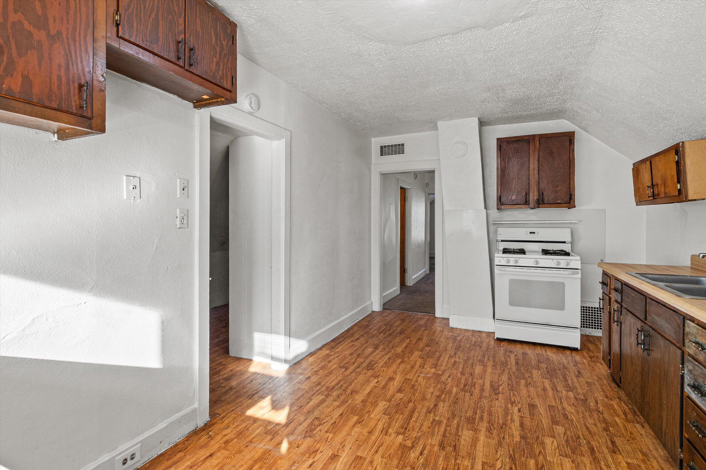 823 Yout Street Racine, WI 53402 - Photo 6 of 41 upper unit -- fridge has since been added