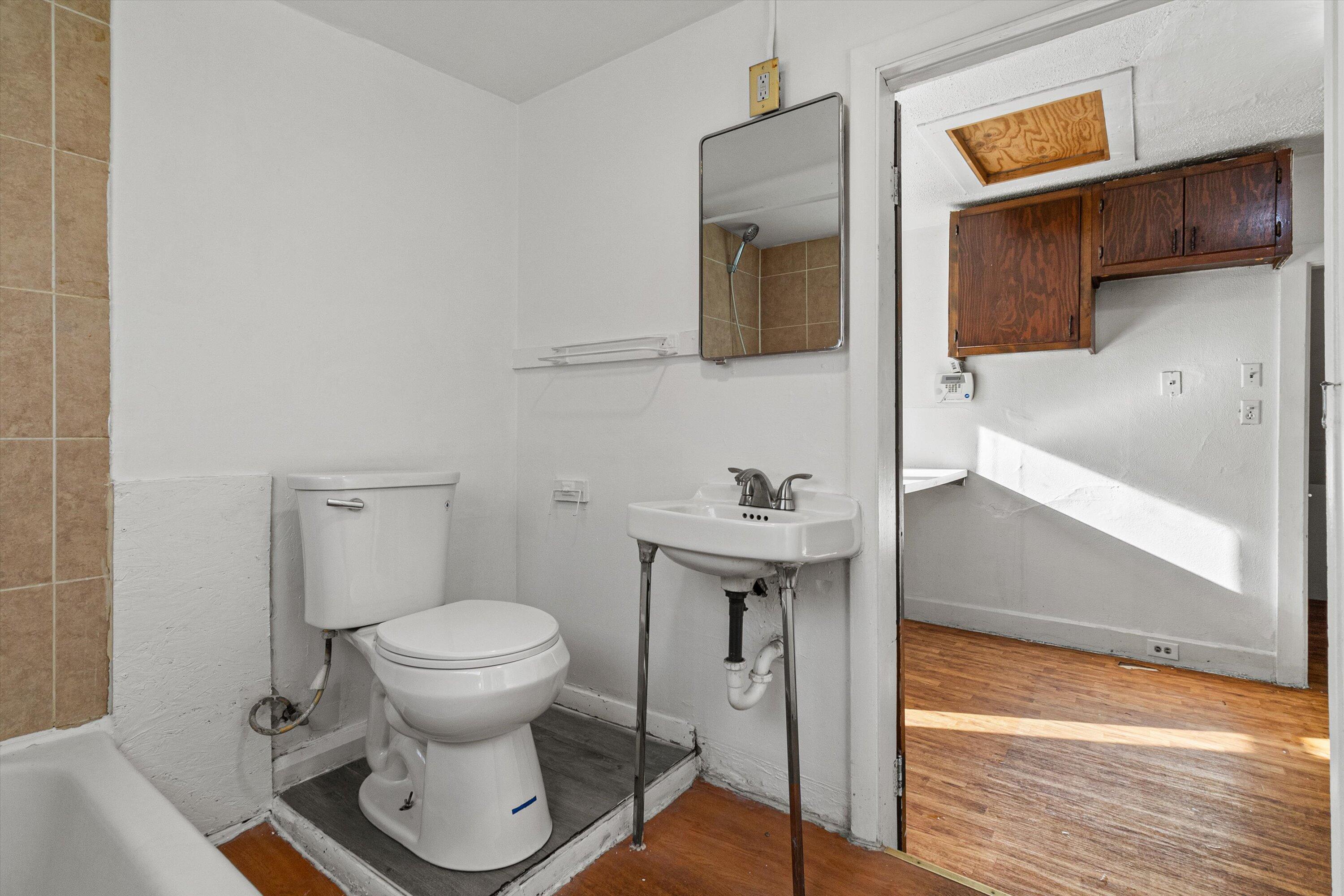 823 Yout Street Racine, WI 53402 - Photo 10 of 41 upper unit