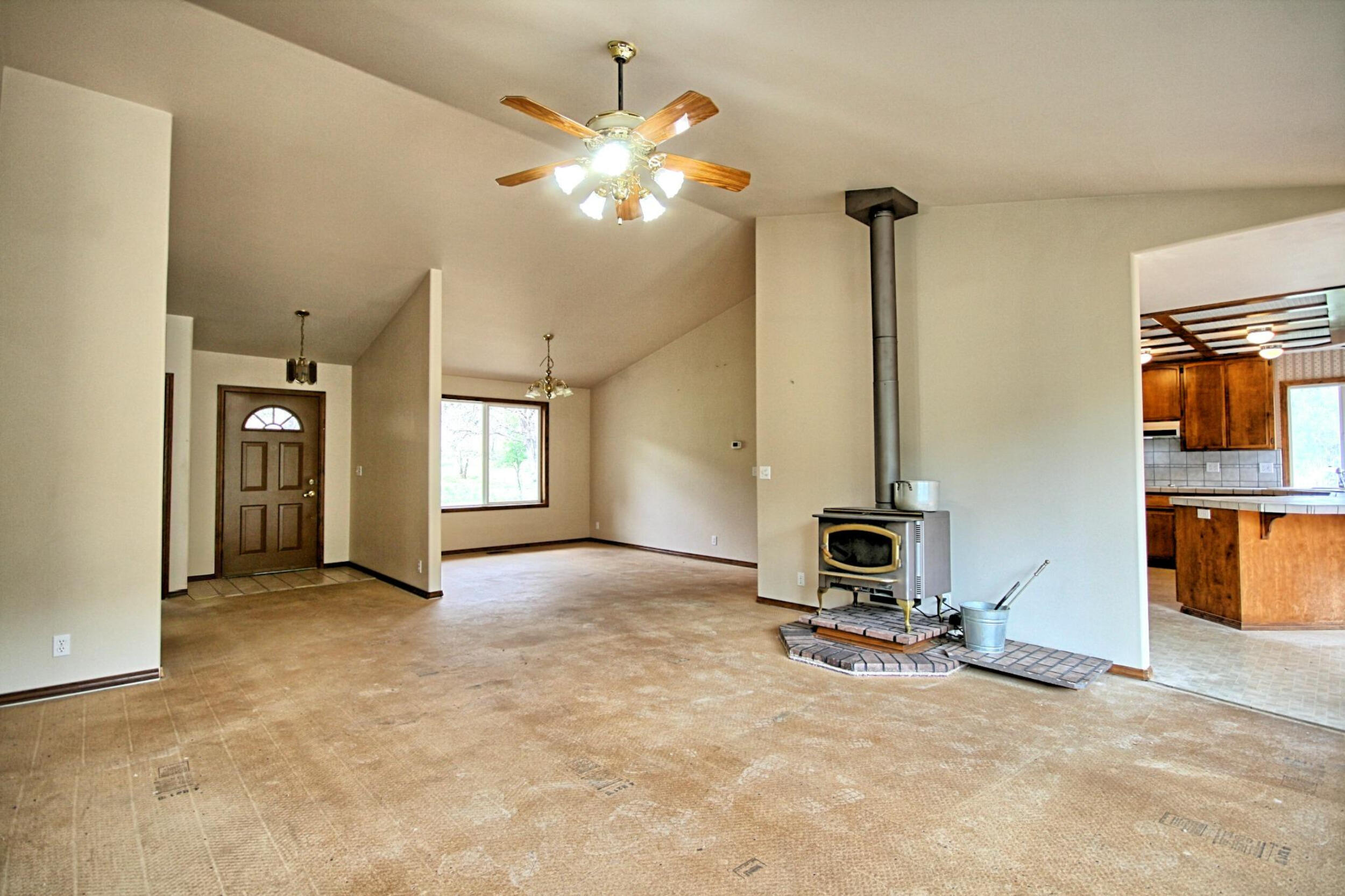 7255 Upper Applegate Road Jacksonville, OR 97530 - Photo 9 of 50 entry and formal dining
