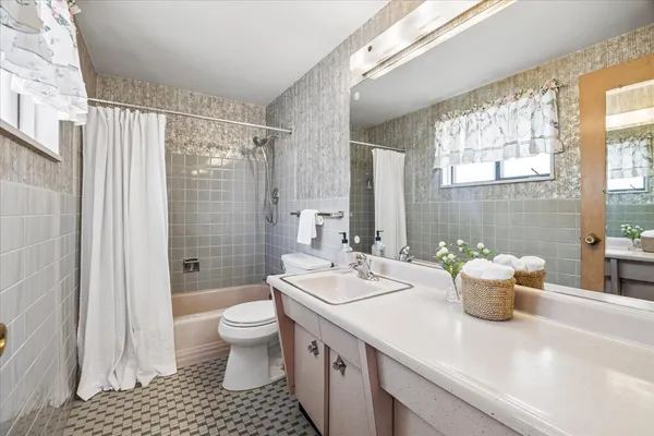 $424,900 | 10406 Preston Street, Westchester, IL 60154