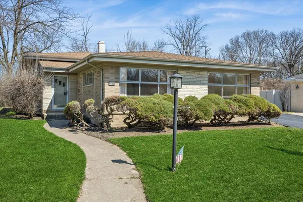 $424,900 | 10406 Preston Street, Westchester, IL 60154