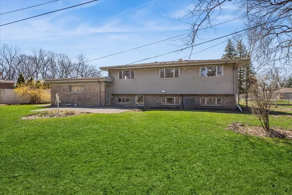 $424,900 | 10406 Preston Street, Westchester, IL 60154