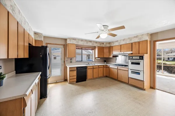 $424,900 | 10406 Preston Street, Westchester, IL 60154