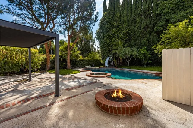 a outdoor view with a sitting space