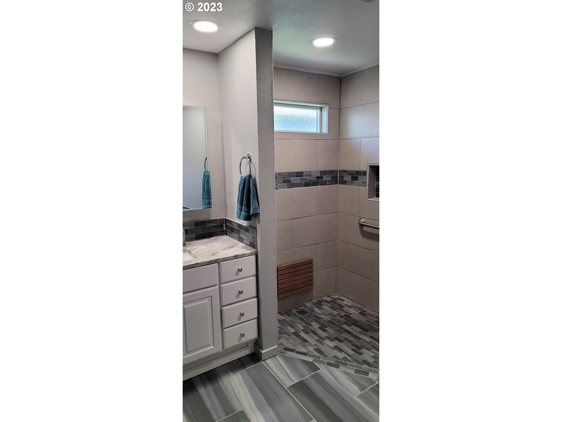 1106 J Street Springfield, OR 97477 - Photo 6 of 17 a bathroom with a toilet and a sink