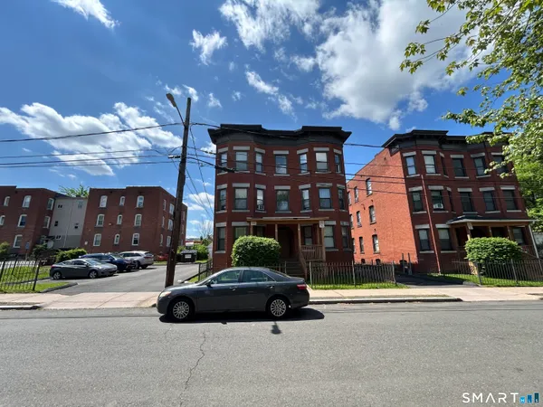 $1,700 | 17 Harrison Place, Unit C, Hartford, CT 06112