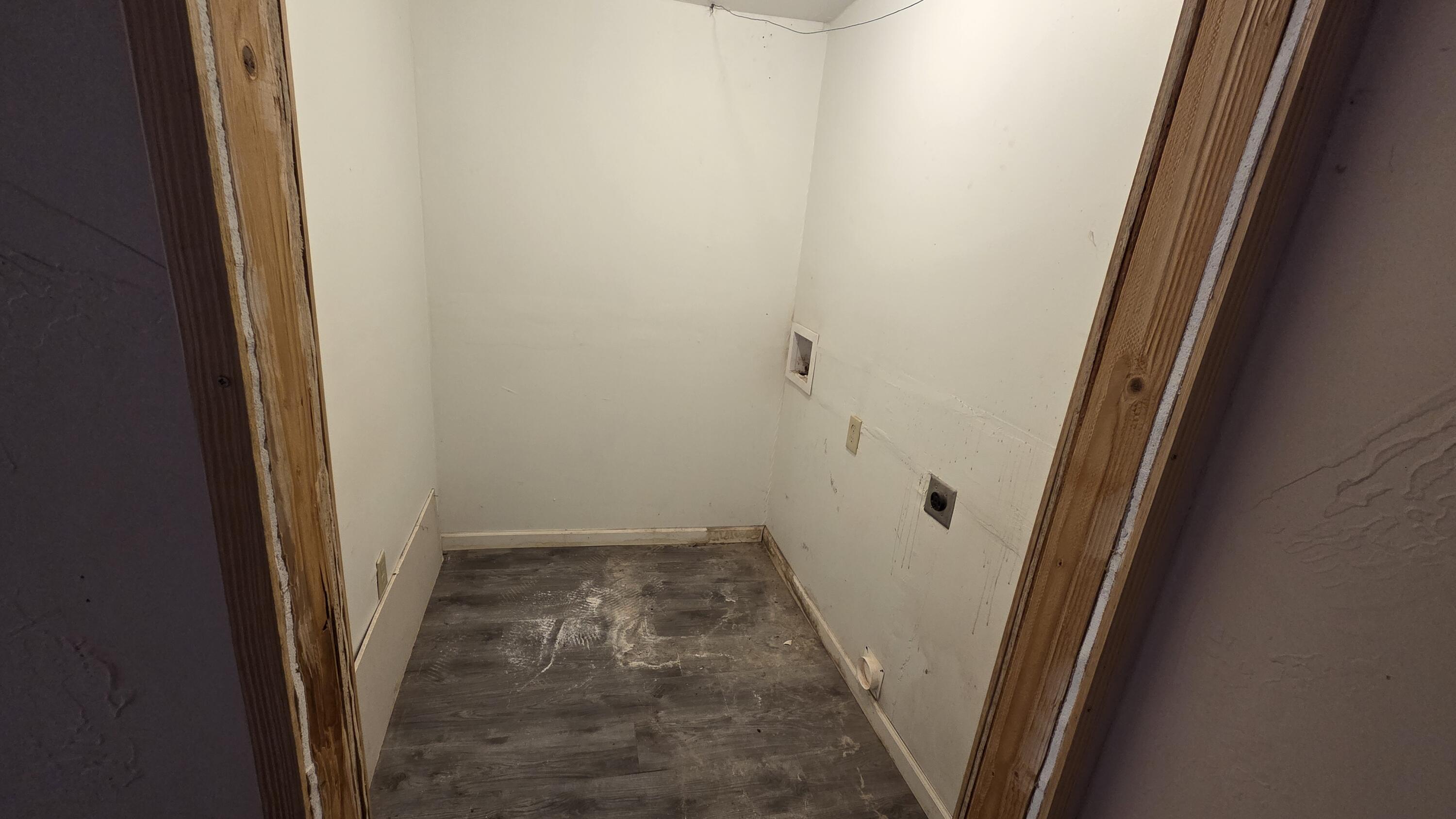 2814 County Road 7650 Lubbock, TX 79423 - Photo 24 of 39 Laundry Room
