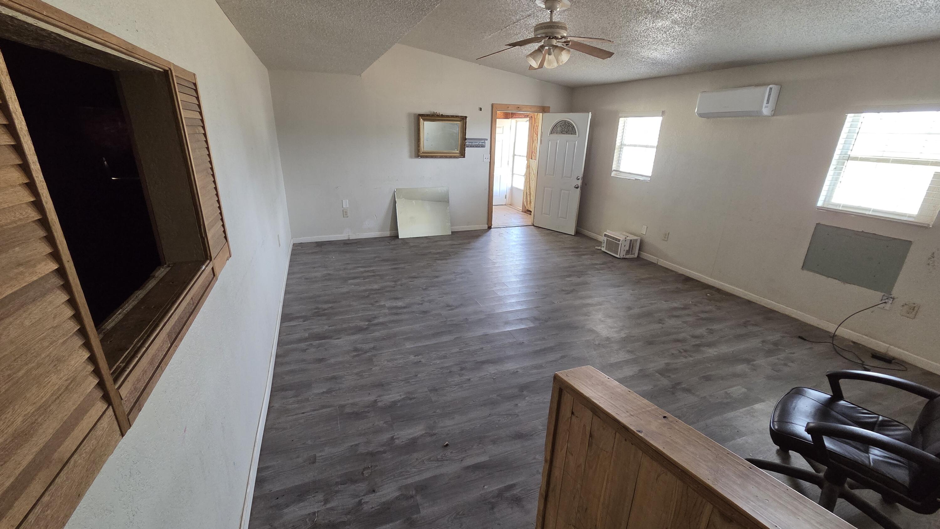 2814 County Road 7650 Lubbock, TX 79423 - Photo 8 of 39 20260503_164527