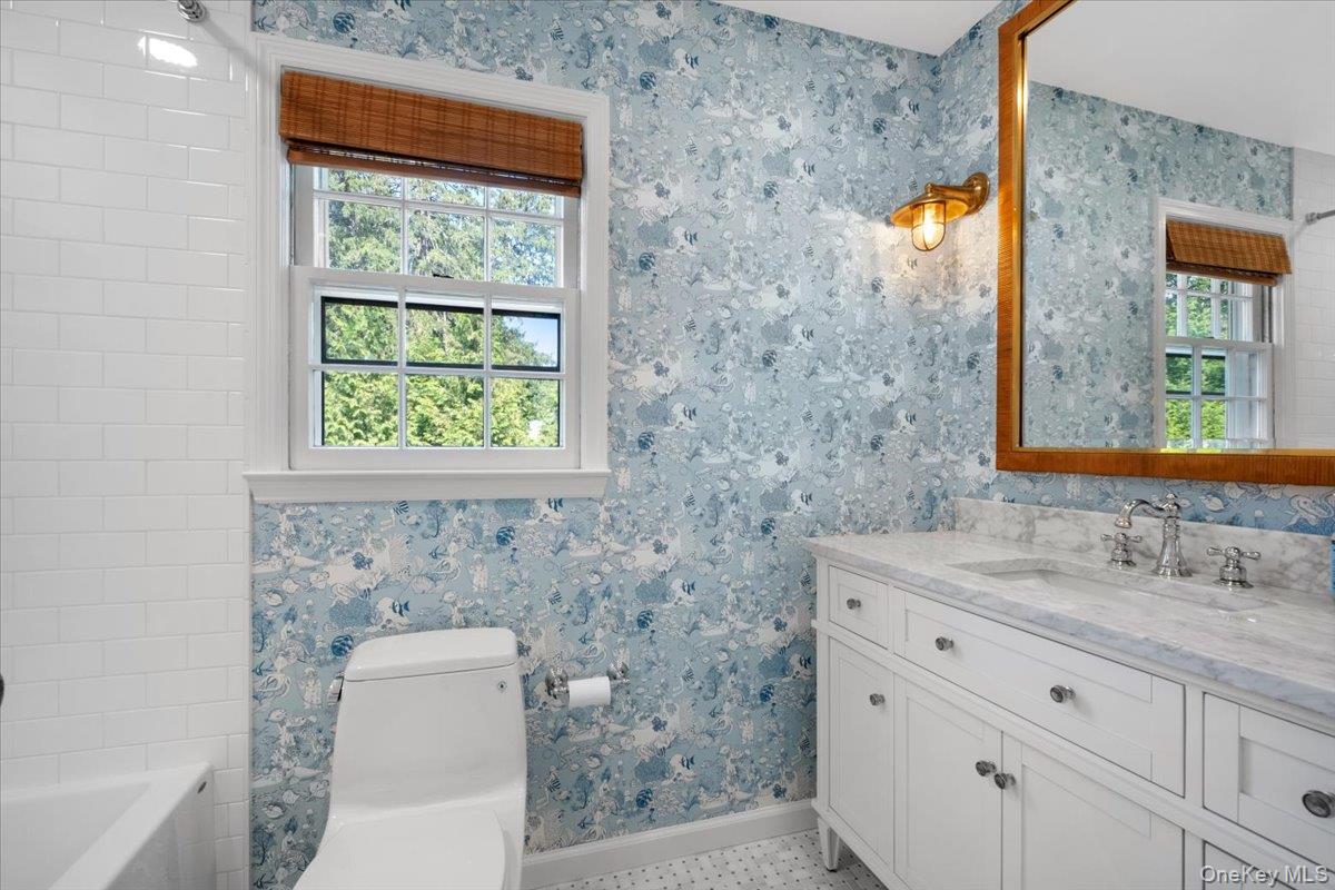 911 Cove Road Mamaroneck, NY 10543 - Photo 26 of 37 Fully Renovated 2nd Floor Hall Bath