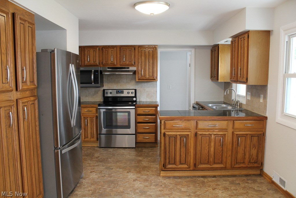 9595 Reichert Road Parma, OH 44130 - Photo 13 of 22
