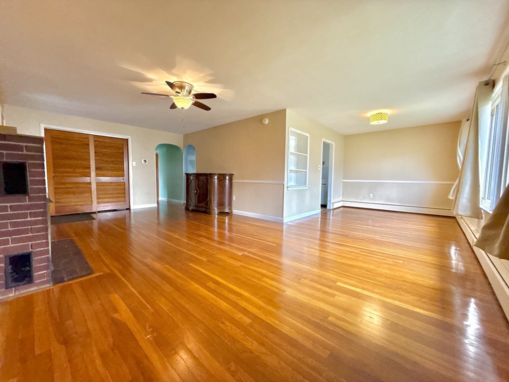 14 Governors Street Worcester, MA 01606 - Photo 3 of 8