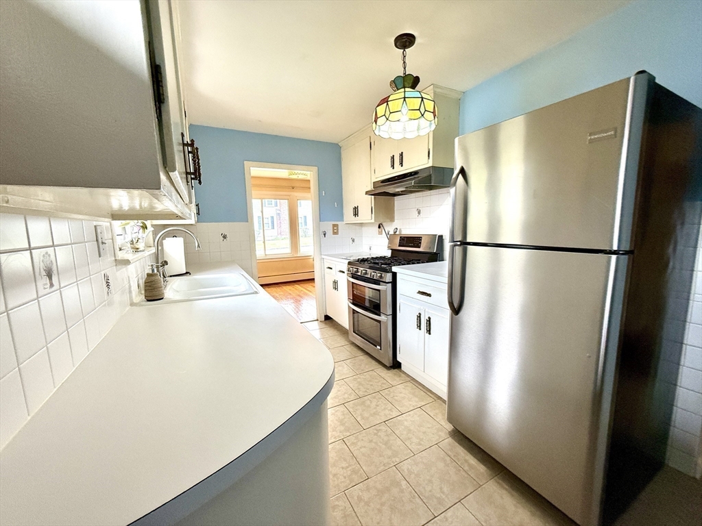 14 Governors Street Worcester, MA 01606 - Photo 4 of 8