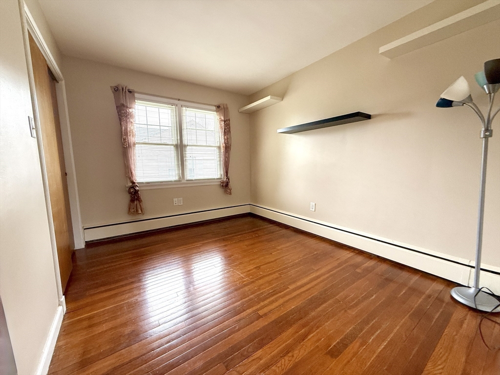 14 Governors Street Worcester, MA 01606 - Photo 7 of 8