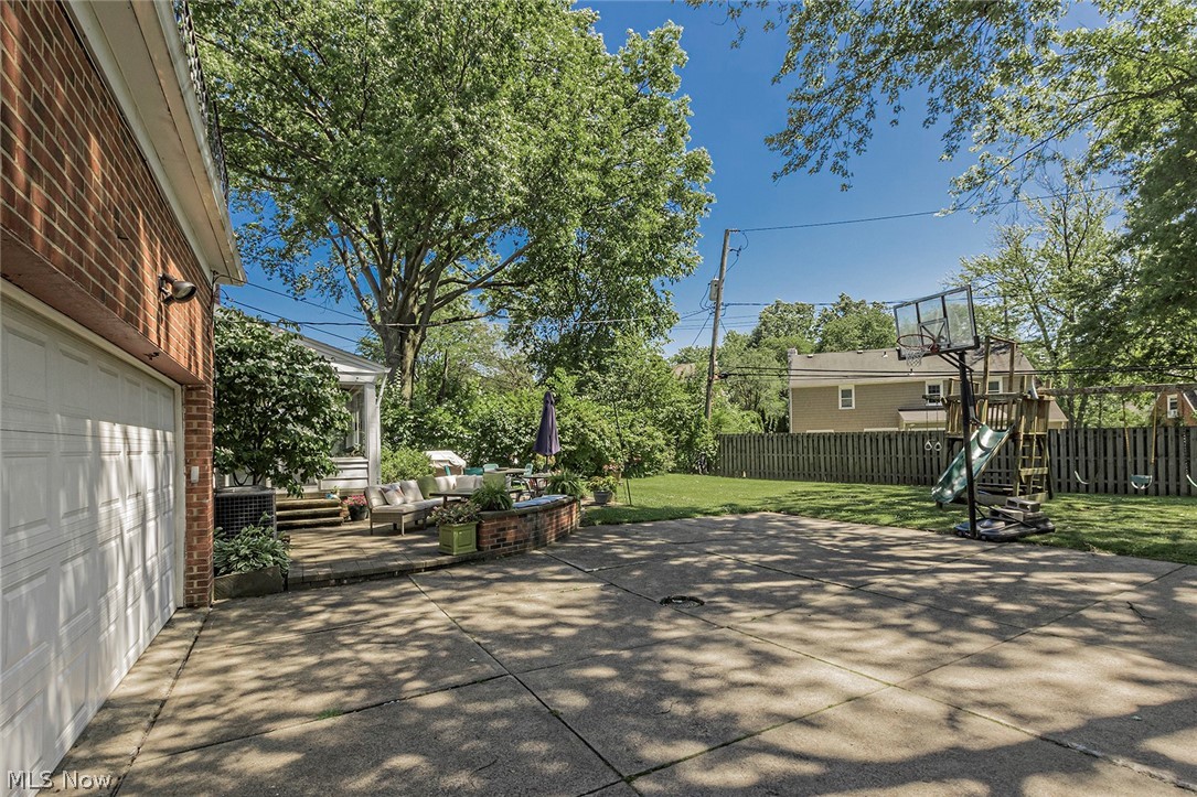4174 Hadleigh Road Cleveland, OH 44118 - Photo 31 of 33 Gallery Image 31