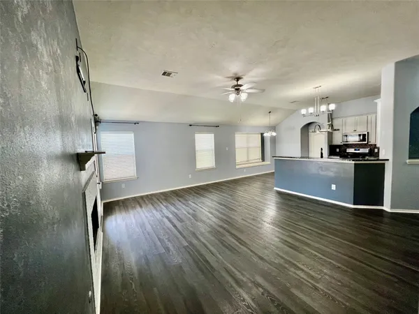 $2,100 | 3210 Blue Bonnet Drive, Texas City, TX 77591