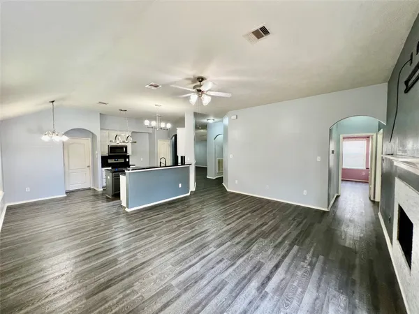 $2,100 | 3210 Blue Bonnet Drive, Texas City, TX 77591