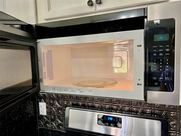 $2,100 | 3210 Blue Bonnet Drive, Texas City, TX 77591
