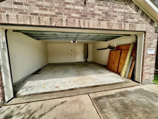 $2,100 | 3210 Blue Bonnet Drive, Texas City, TX 77591