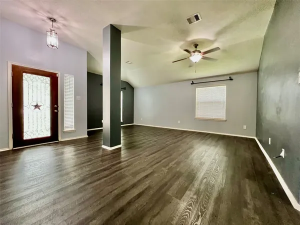 $2,100 | 3210 Blue Bonnet Drive, Texas City, TX 77591