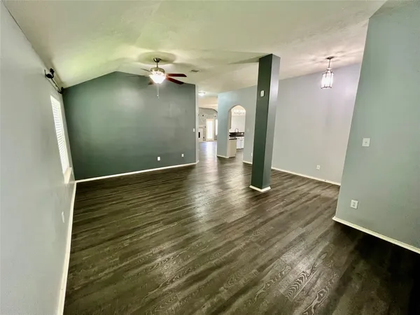 $2,100 | 3210 Blue Bonnet Drive, Texas City, TX 77591