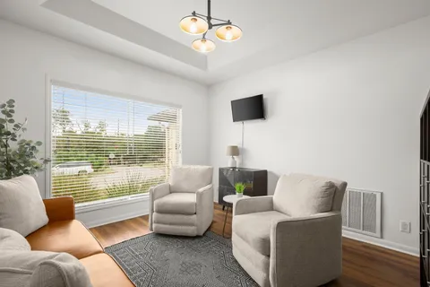 $550,000 | 305 East Tanglewood Drive, New Braunfels, TX 78130