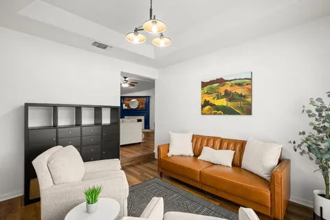 $550,000 | 305 East Tanglewood Drive, New Braunfels, TX 78130