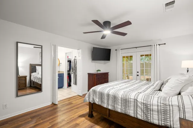 $550,000 | 305 East Tanglewood Drive, New Braunfels, TX 78130