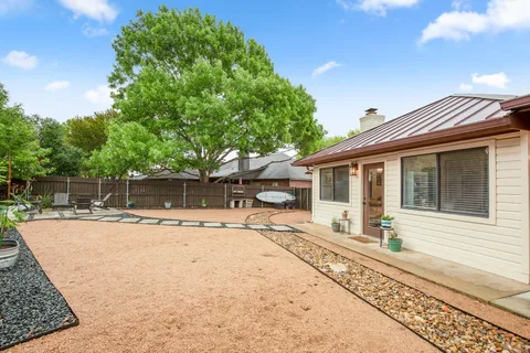 $550,000 | 305 East Tanglewood Drive, New Braunfels, TX 78130