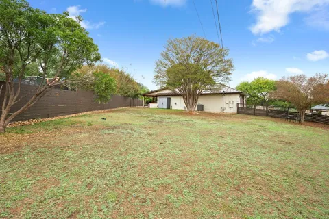 $550,000 | 305 East Tanglewood Drive, New Braunfels, TX 78130