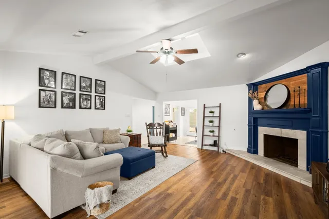 $550,000 | 305 East Tanglewood Drive, New Braunfels, TX 78130