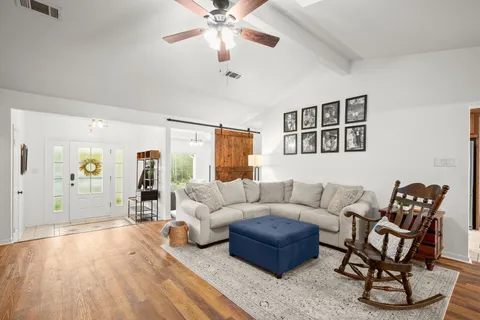 $550,000 | 305 East Tanglewood Drive, New Braunfels, TX 78130