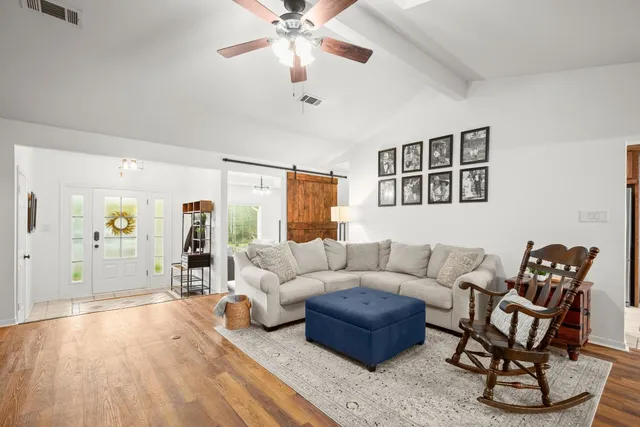 $550,000 | 305 East Tanglewood Drive, New Braunfels, TX 78130