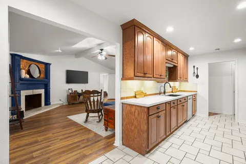 $550,000 | 305 East Tanglewood Drive, New Braunfels, TX 78130