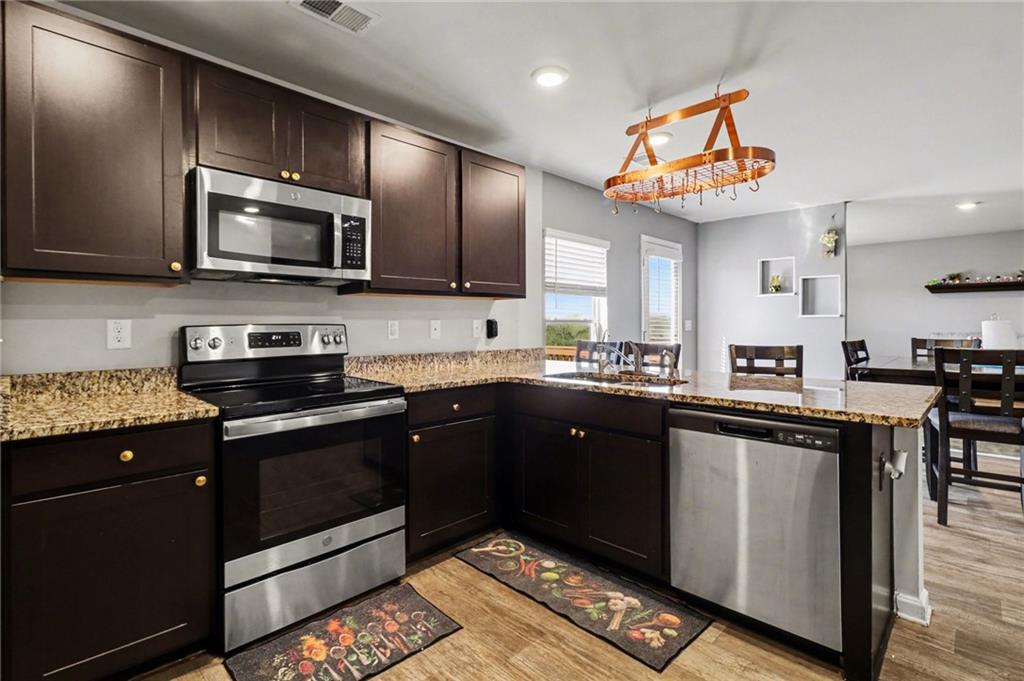 411 Toronto Circle Hampton, GA 30228 - Photo 7 of 29