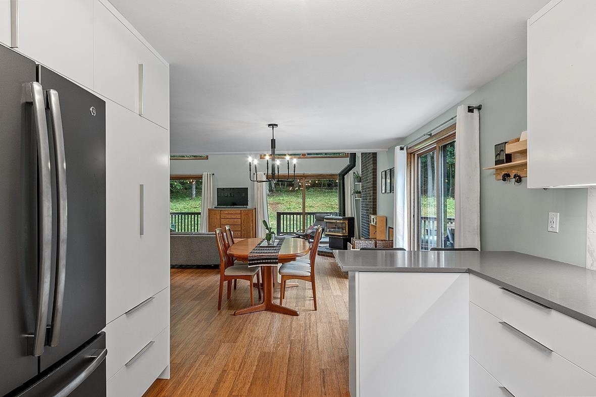 31 Pine Ridge Circle Sandown, NH 03873 - Photo 5 of 40