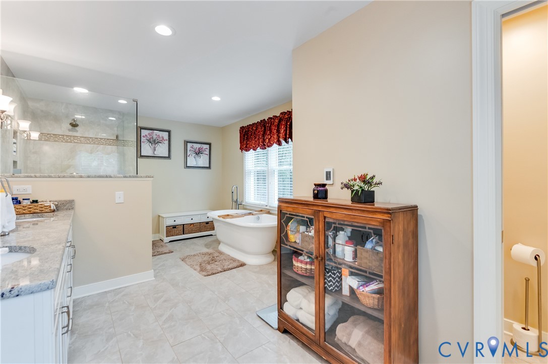 19229 Turkey Road Rockville, VA 23146 - Photo 25 of 44 a workspace with furniture and window