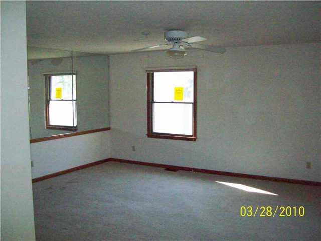 2033 Country Club Road Indianapolis, IN 46214 - Photo 8 of 12 Gallery Image 8